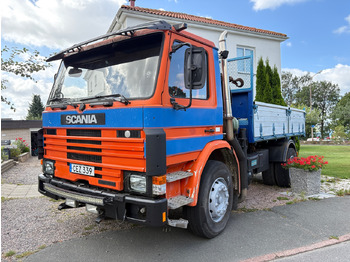 Tovornjak z dvigalom SCANIA