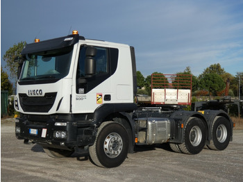 Vlačilec IVECO Trakker