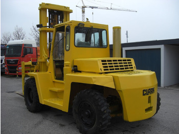 Diesel viličar CLARK