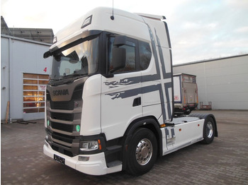 Vlačilec SCANIA S 500
