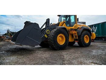 Kolesni nakladalec VOLVO L120H