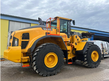 Kolesni nakladalec VOLVO L220H