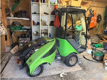 Vozilo za pometanje NILFISK