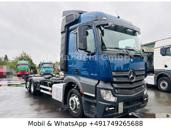 Kontejnerski tovornjak/ Tovornjak z zamenljivim tovoriščem MERCEDES-BENZ Actros 2542
