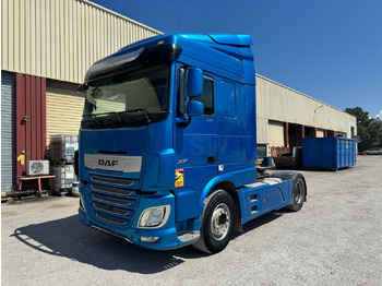 Vlačilec DAF XF 530