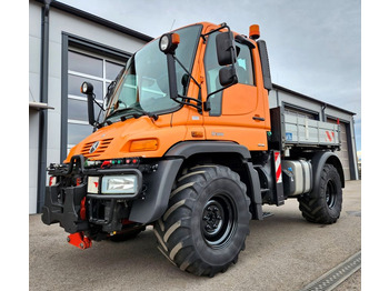 Tovornjak prekucnik UNIMOG U300