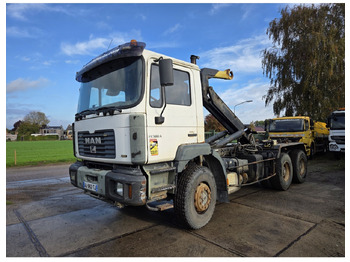 Kotalni prekucni tovornjak MAN