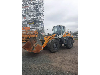Kolesni nakladalec LIEBHERR L 526