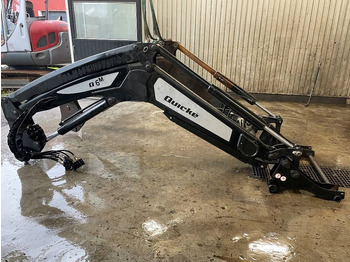 Sprednji nakladalnik za traktor