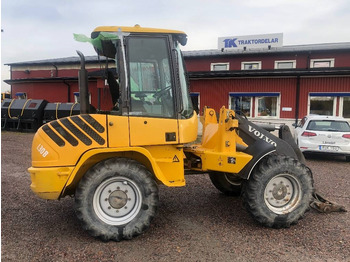 Kolesni nakladalec VOLVO L30B
