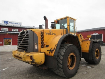 Kolesni nakladalec VOLVO L220E