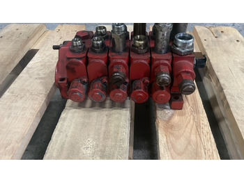 Hidravlika za Kmetijski stroj Rozdzielacz Manitou 626 | 628 - Sekcja Rozdzielacza: slika 2 Hidravlika za Kmetijski stroj Rozdzielacz Manitou 626 | 628 - Sekcja Rozdzielacza: slika 2