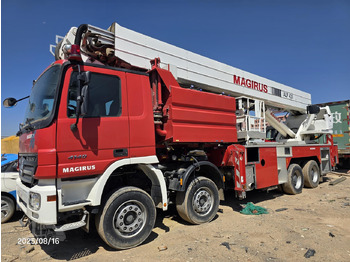 Dvižna ploščad montirana na tovornjak MERCEDES-BENZ Actros 4140