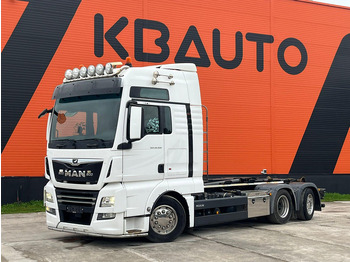 Kotalni prekucni tovornjak MAN TGX 26.500
