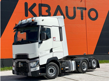 Vlačilec RENAULT T 520