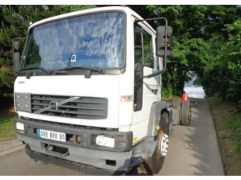 Tovornjak-šasija VOLVO FL