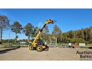 Teleskopski viličar JCB