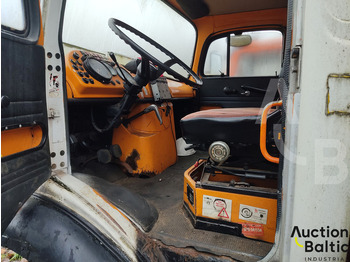 Dvižna ploščad montirana na tovornjak Mercedes-Benz Lako 911: slika 5 Dvižna ploščad montirana na tovornjak Mercedes-Benz Lako 911: slika 5