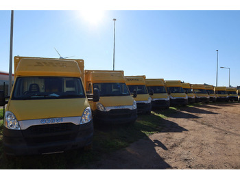 Dostavno vozilo z zabojnikom IVECO Daily