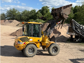 Kolesni nakladalec VOLVO L30B