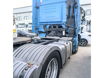 Vlačilec Mercedes-Benz 1841 4x2: slika 2