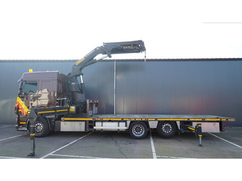 Tovornjak z dvigalom DAF XF 460