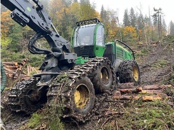 Gozdarski kombajn John Deere 1270 E: slika 3