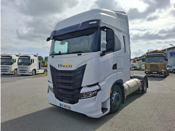 Vlačilec IVECO S-WAY