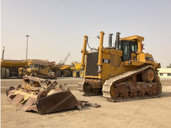 Buldožer CATERPILLAR