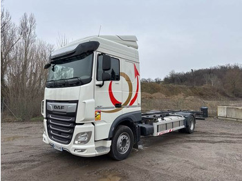 Kontejnerski tovornjak/ Tovornjak z zamenljivim tovoriščem DAF XF 450