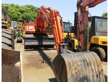 Bager na kolesih DOOSAN
