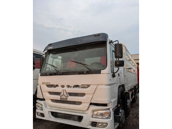 Tovornjak s kesonom SINOTRUK HOWO