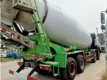 Avtomešalec Sinotruk HOWO 8*4 Concrete mixer truck: slika 3