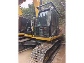 Bager goseničar CATERPILLAR 320D2