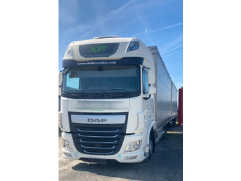 Tovornjak s ponjavo DAF XF 460