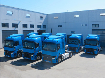 Vlačilec RENAULT T 480