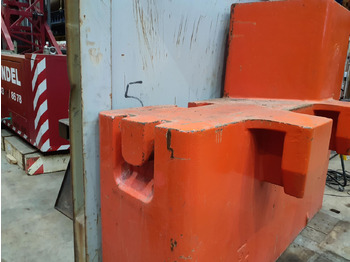 Protiutež za Avtodvigalo Grove GMK 6250/6300 counterweight 15 ton right side: slika 3