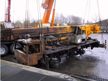 Avtodvigalo za vse namene LIEBHERR LTM 1045