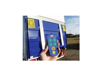 Dvižna ploščad zadaj HMF