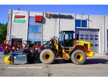 Kolesni nakladalec JCB 437