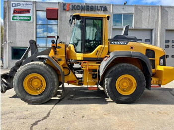 Kolesni nakladalec VOLVO L110H