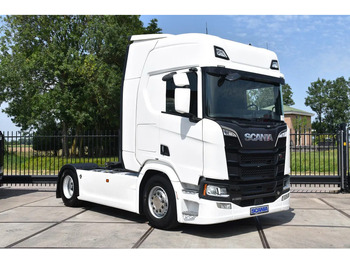 Vlačilec SCANIA R 520