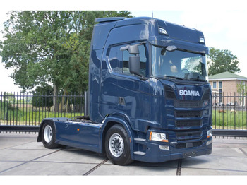 Vlačilec SCANIA S 450