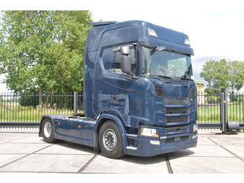 Vlačilec SCANIA S 450
