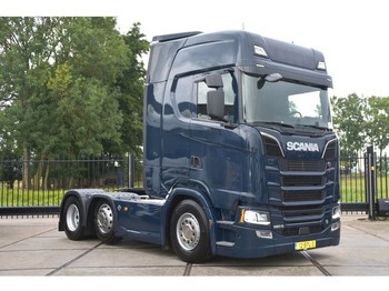 Vlačilec SCANIA S 520