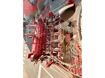 Oprema za obdelavo tal GRIMME