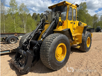 Kolesni nakladalec VOLVO L90