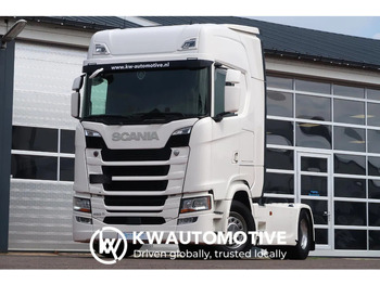 Vlačilec SCANIA S 450