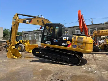 Bager goseničar CATERPILLAR 320D2