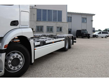 Tovornjak-šasija Mercedes-Benz eActros 400 L: slika 3